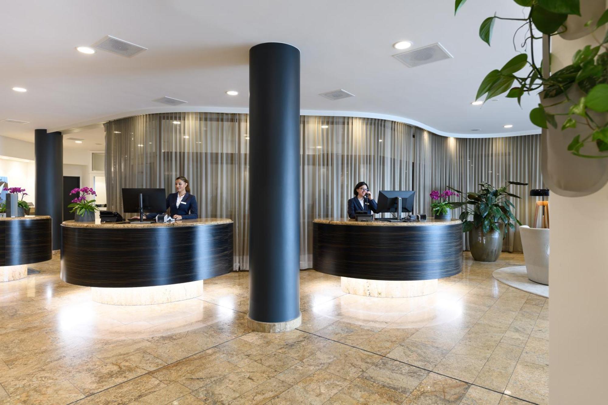 Moevenpick Hotel Лозанна Экстерьер фото