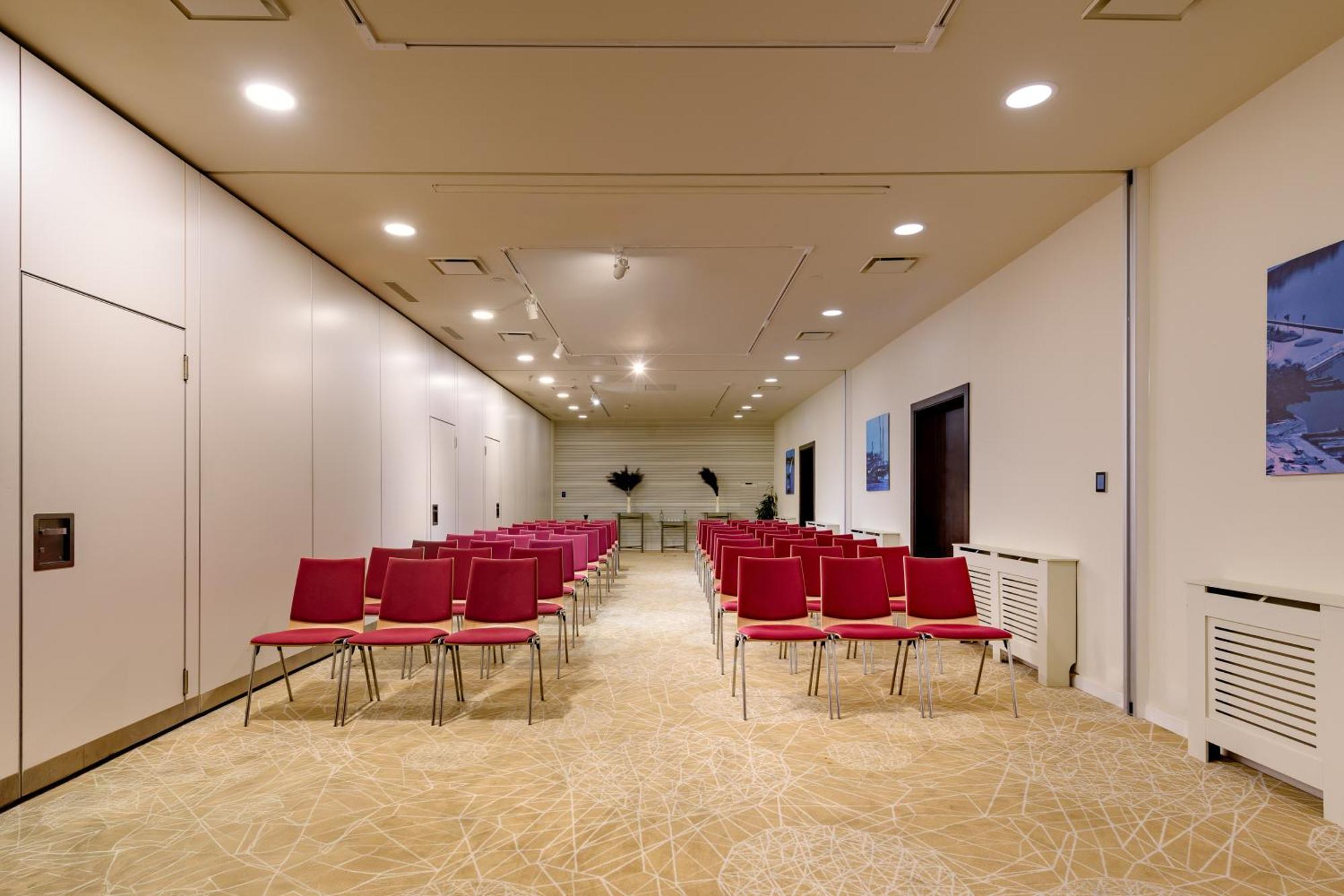 Moevenpick Hotel Лозанна Экстерьер фото