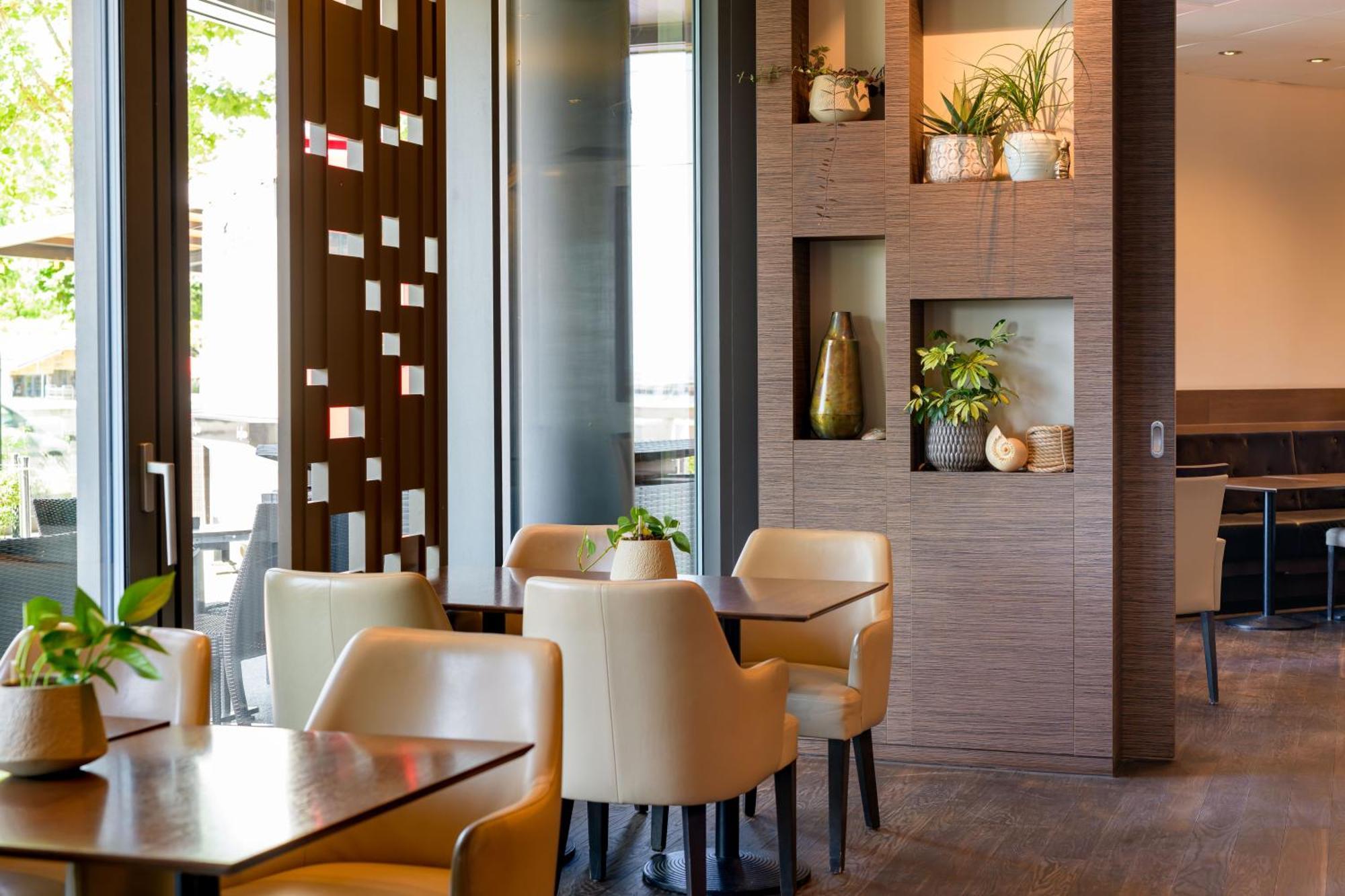 Moevenpick Hotel Лозанна Экстерьер фото