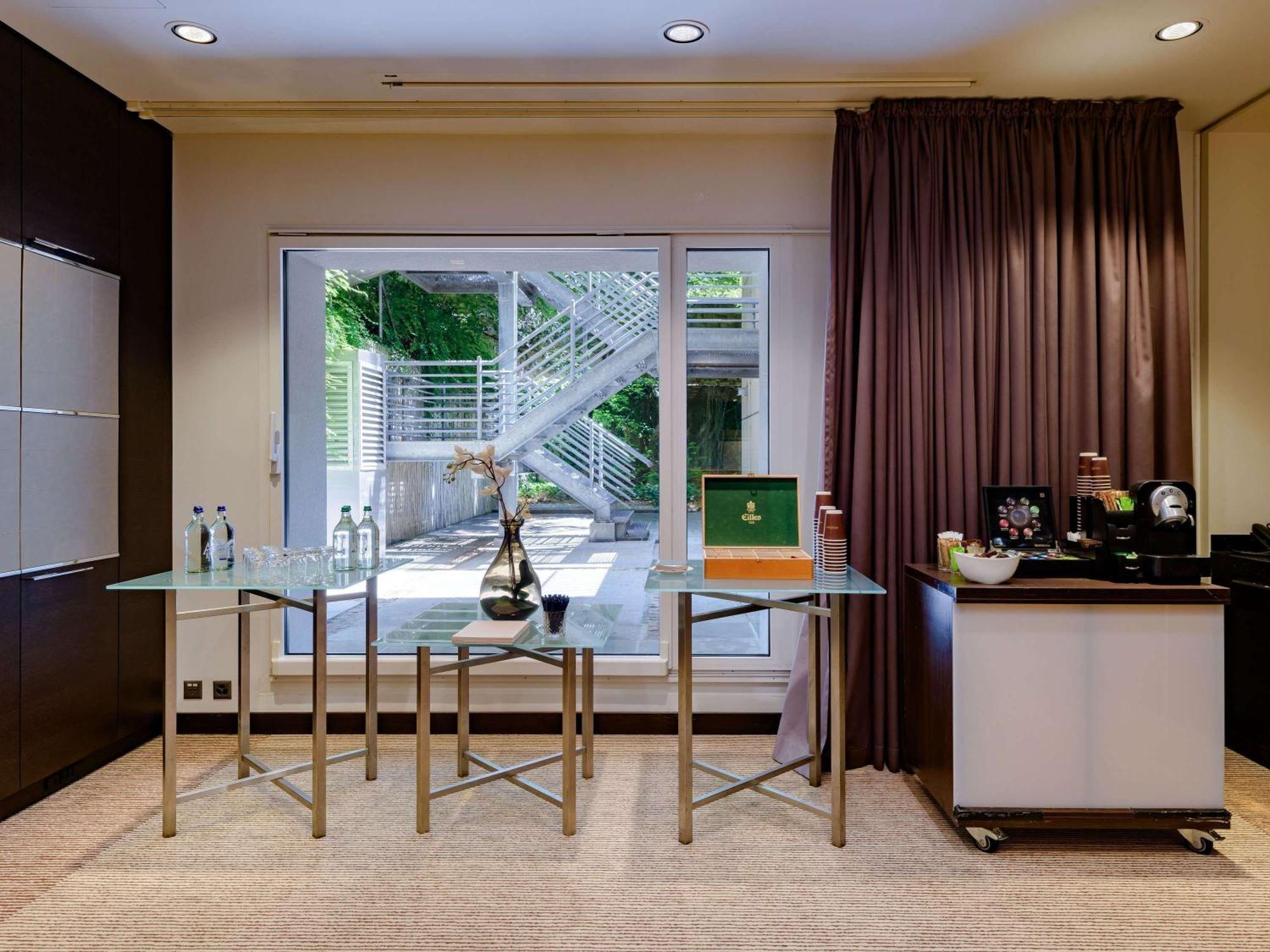 Moevenpick Hotel Лозанна Экстерьер фото
