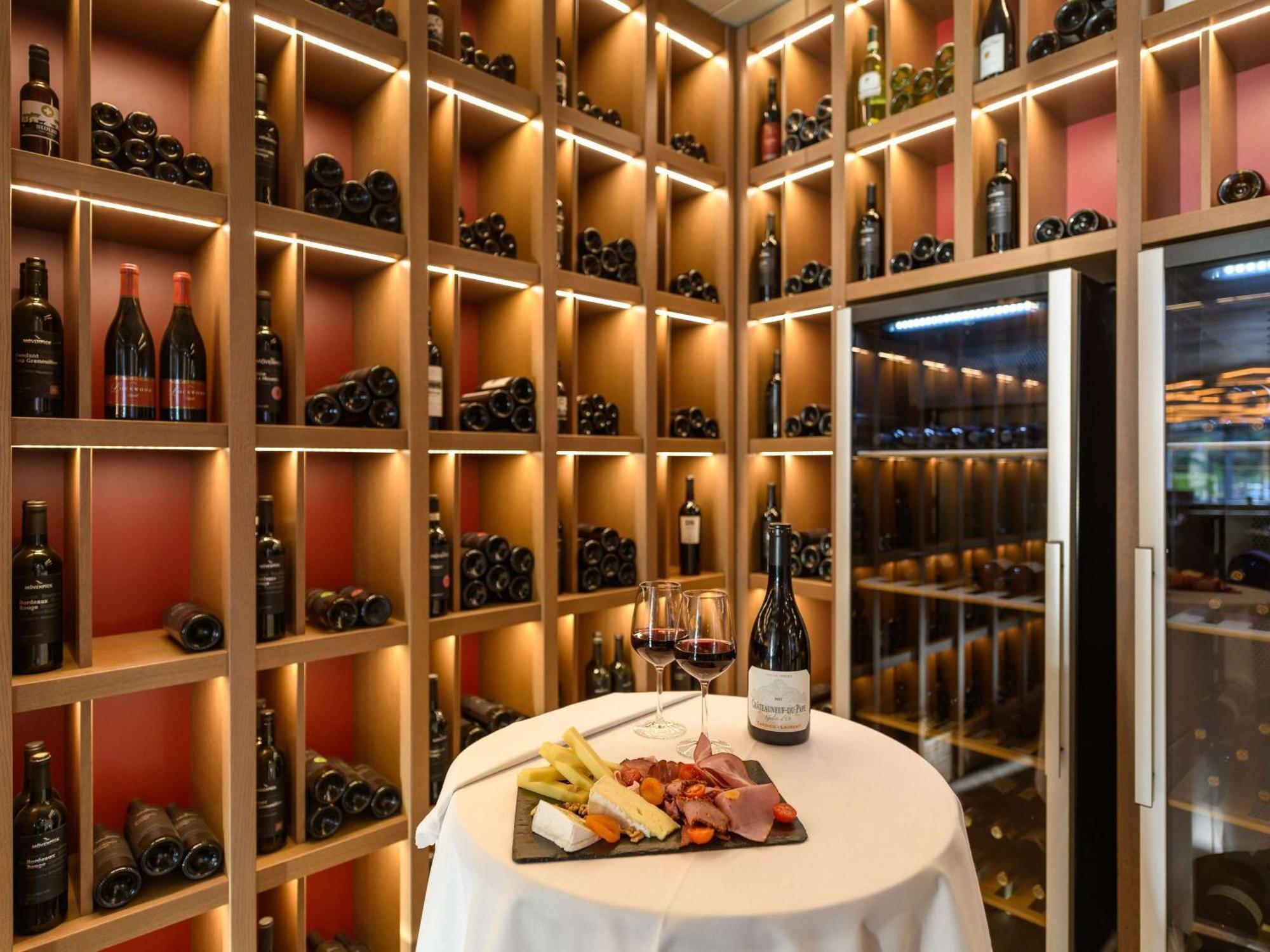 Moevenpick Hotel Лозанна Экстерьер фото