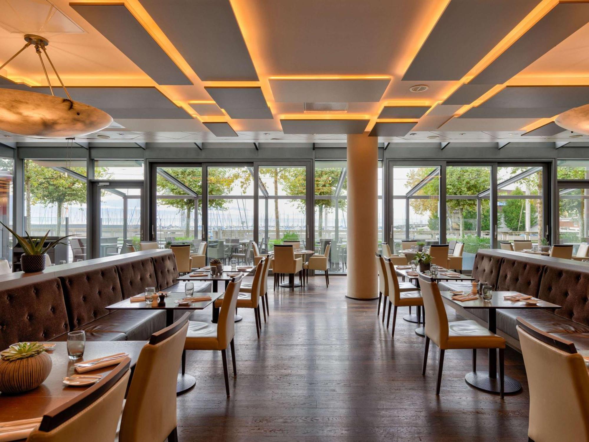 Moevenpick Hotel Лозанна Экстерьер фото