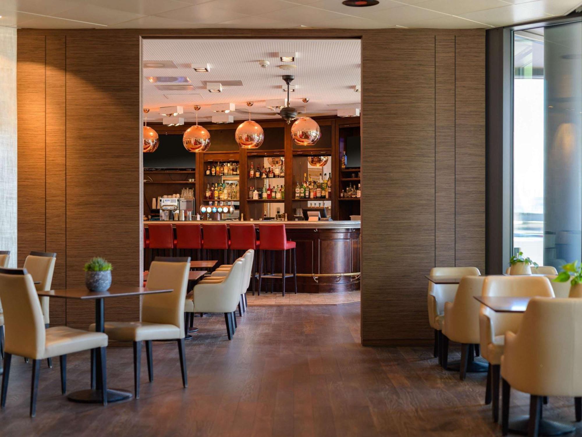 Moevenpick Hotel Лозанна Экстерьер фото