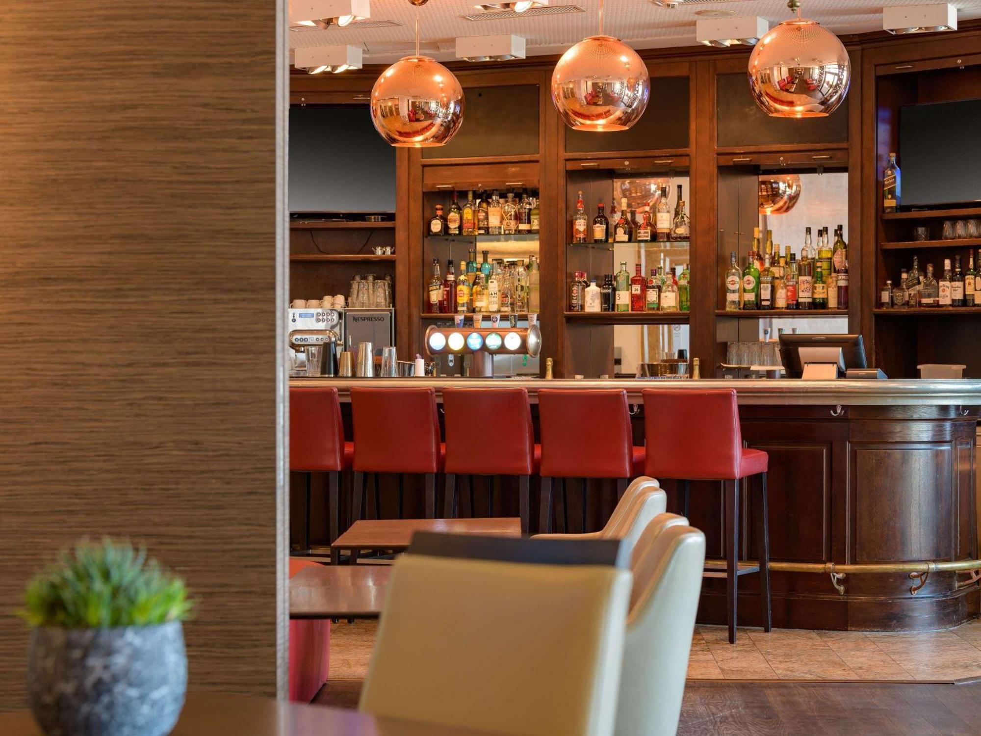 Moevenpick Hotel Лозанна Экстерьер фото