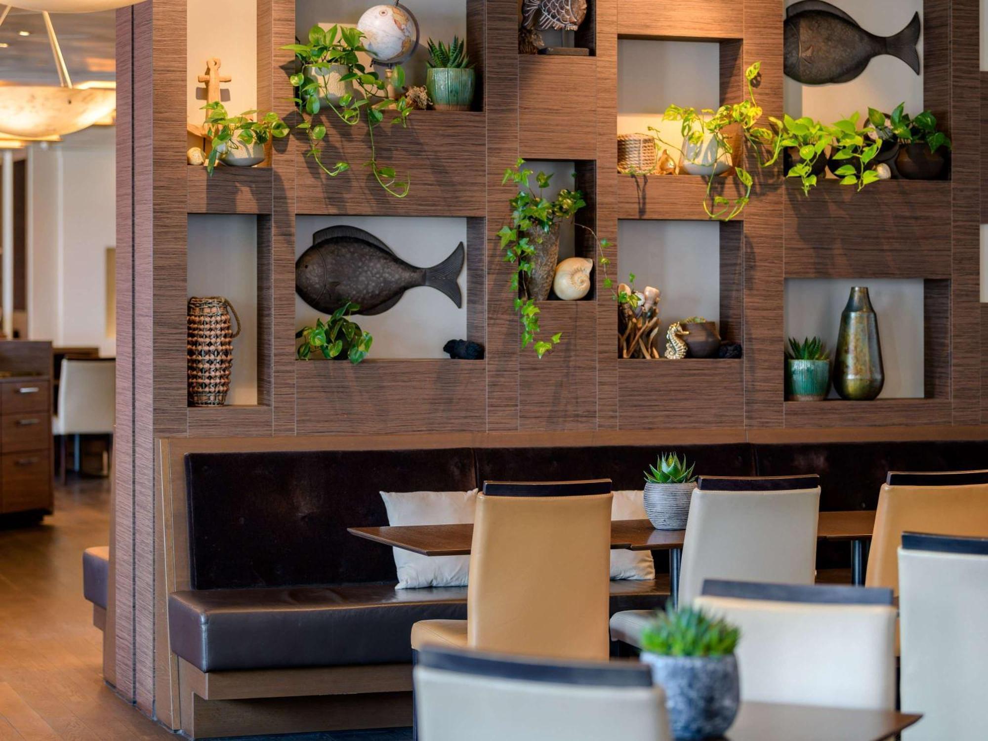 Moevenpick Hotel Лозанна Экстерьер фото
