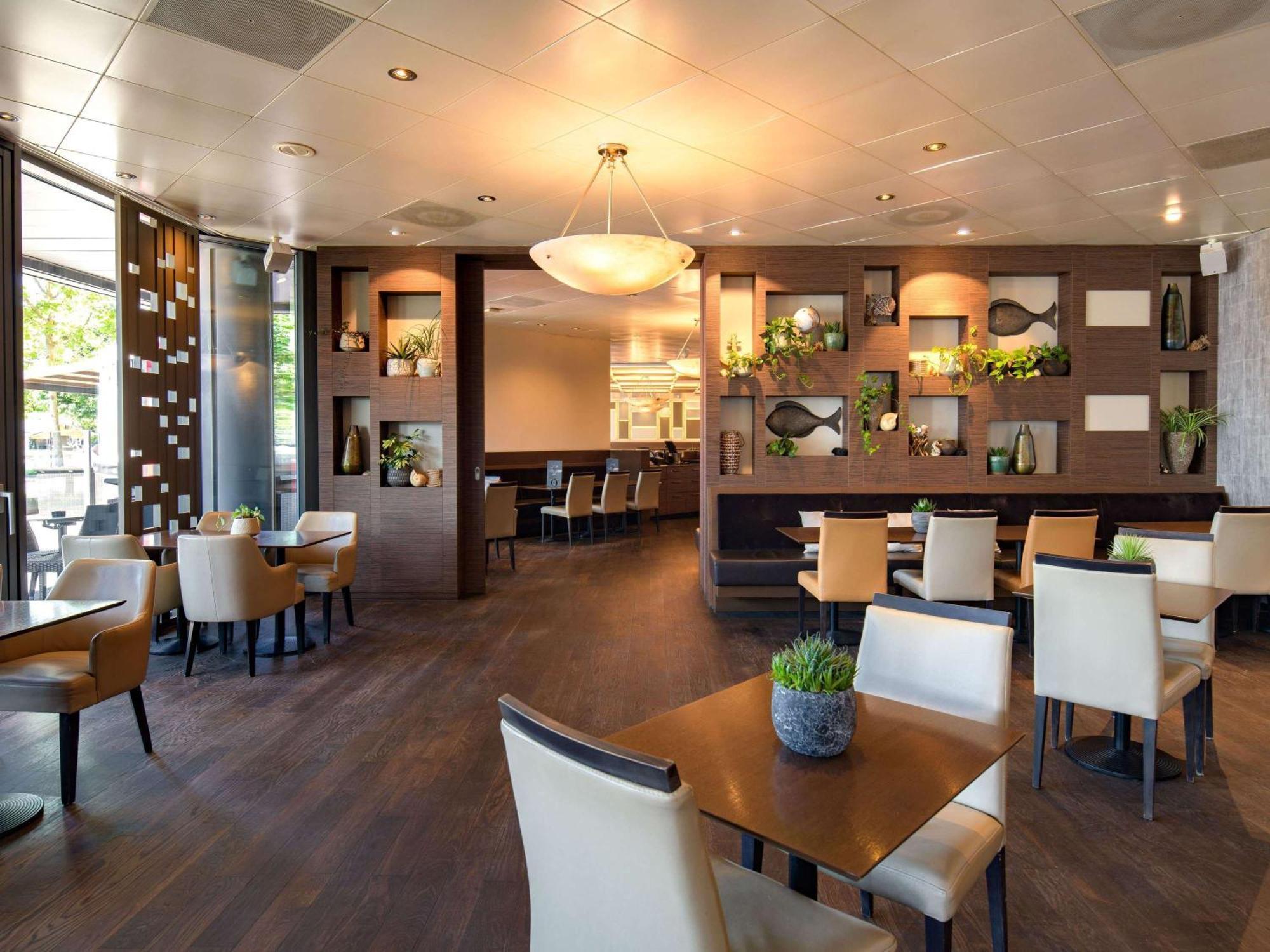 Moevenpick Hotel Лозанна Экстерьер фото